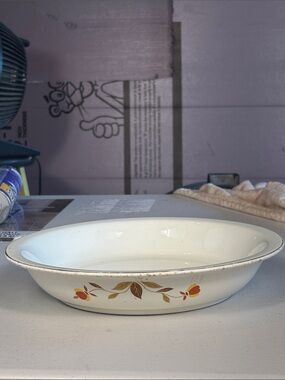 Hall Autumn Leaf 10.5” Round Serving Bowl Mary Dunbar Jewel Vintage USA